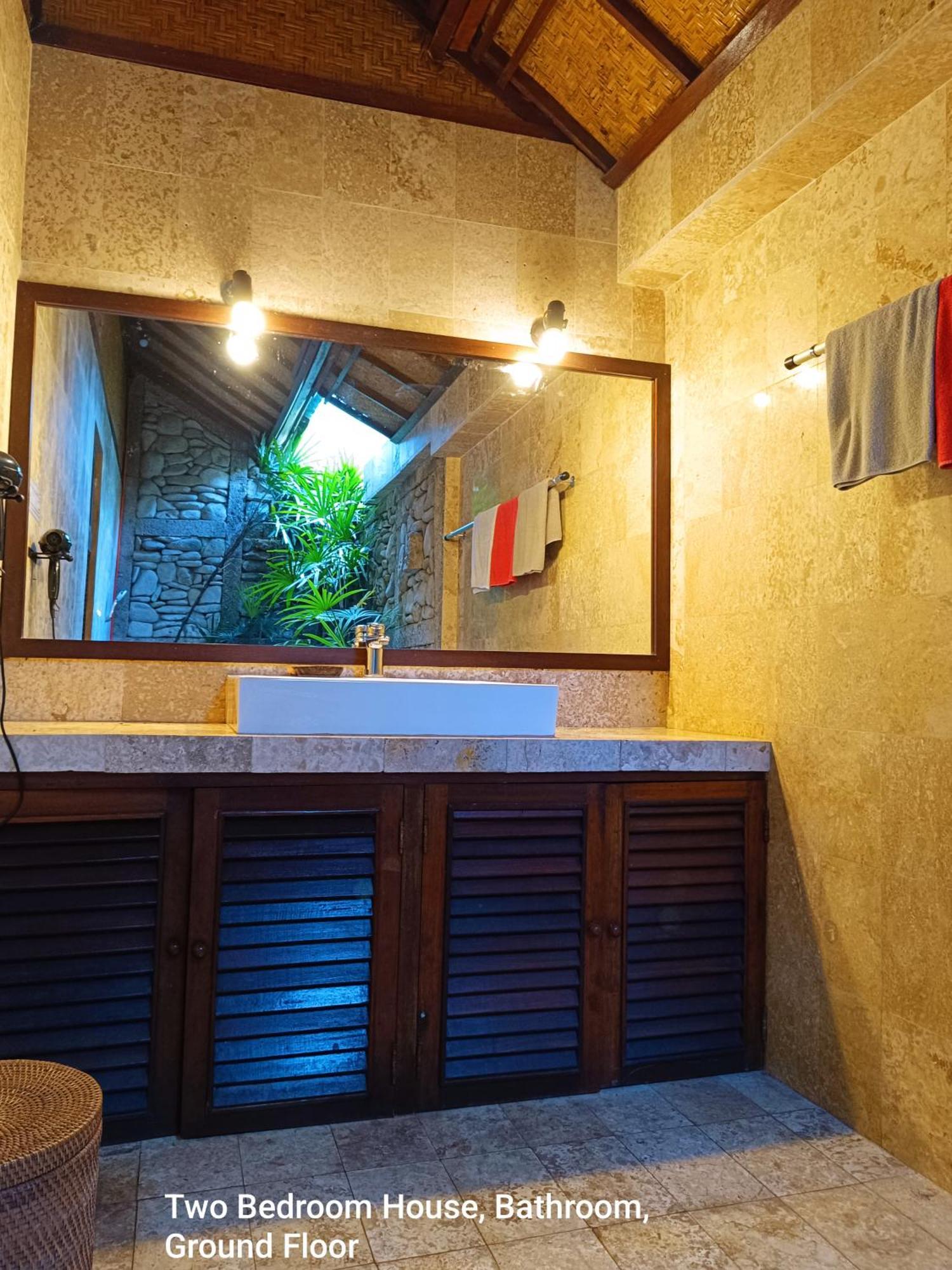 Guci Guesthouses Убуд Экстерьер фото